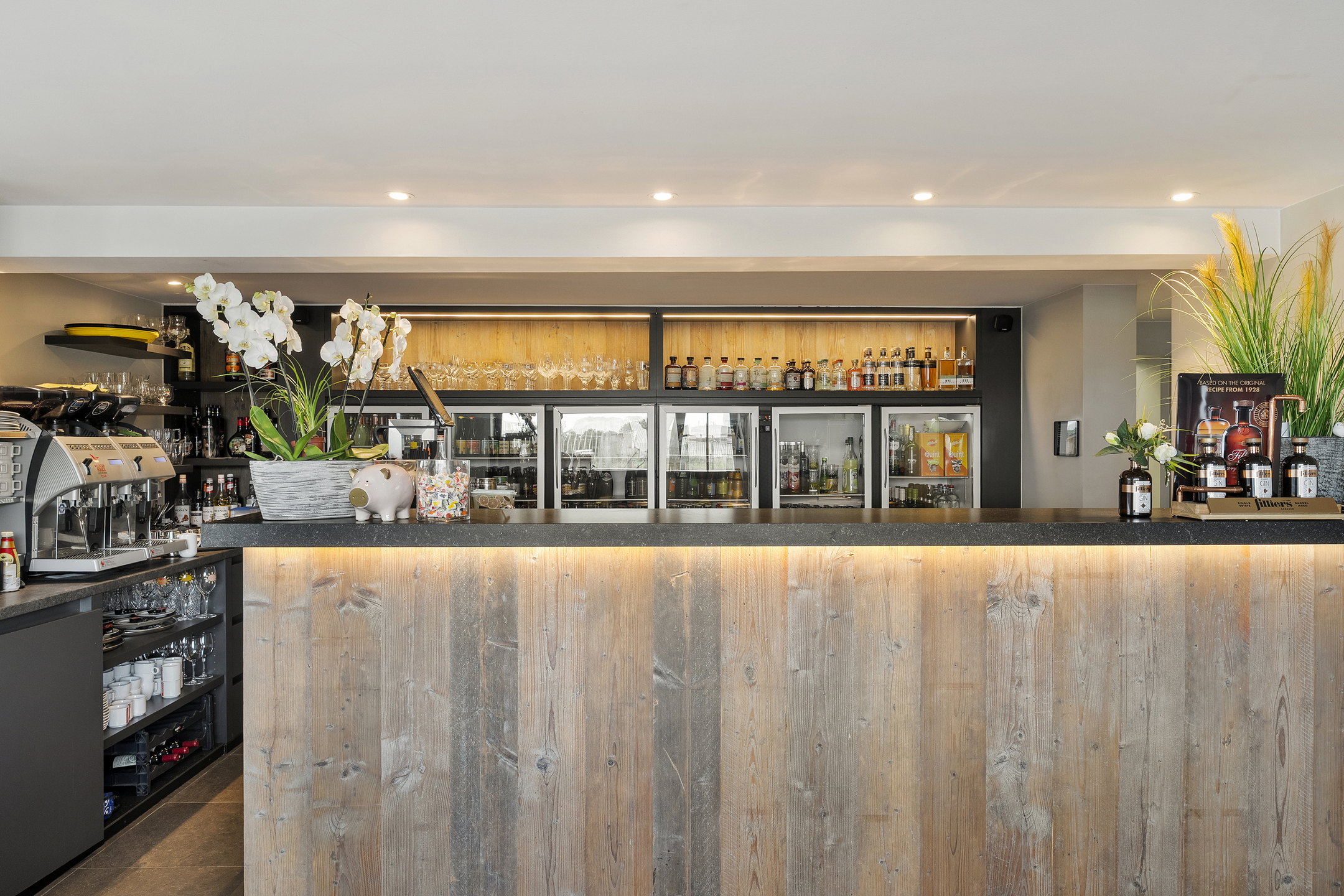 Topgelegen, aan fiets- en wandelroutes: mooie HORECAZAAK - foto 2