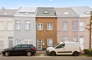 Dit ruime, in 2016 vernieuwde huis beschikt over een terras en een zonnige tuin.De woning is uitgerust met een Google-deurbel die u eenvoudig met...