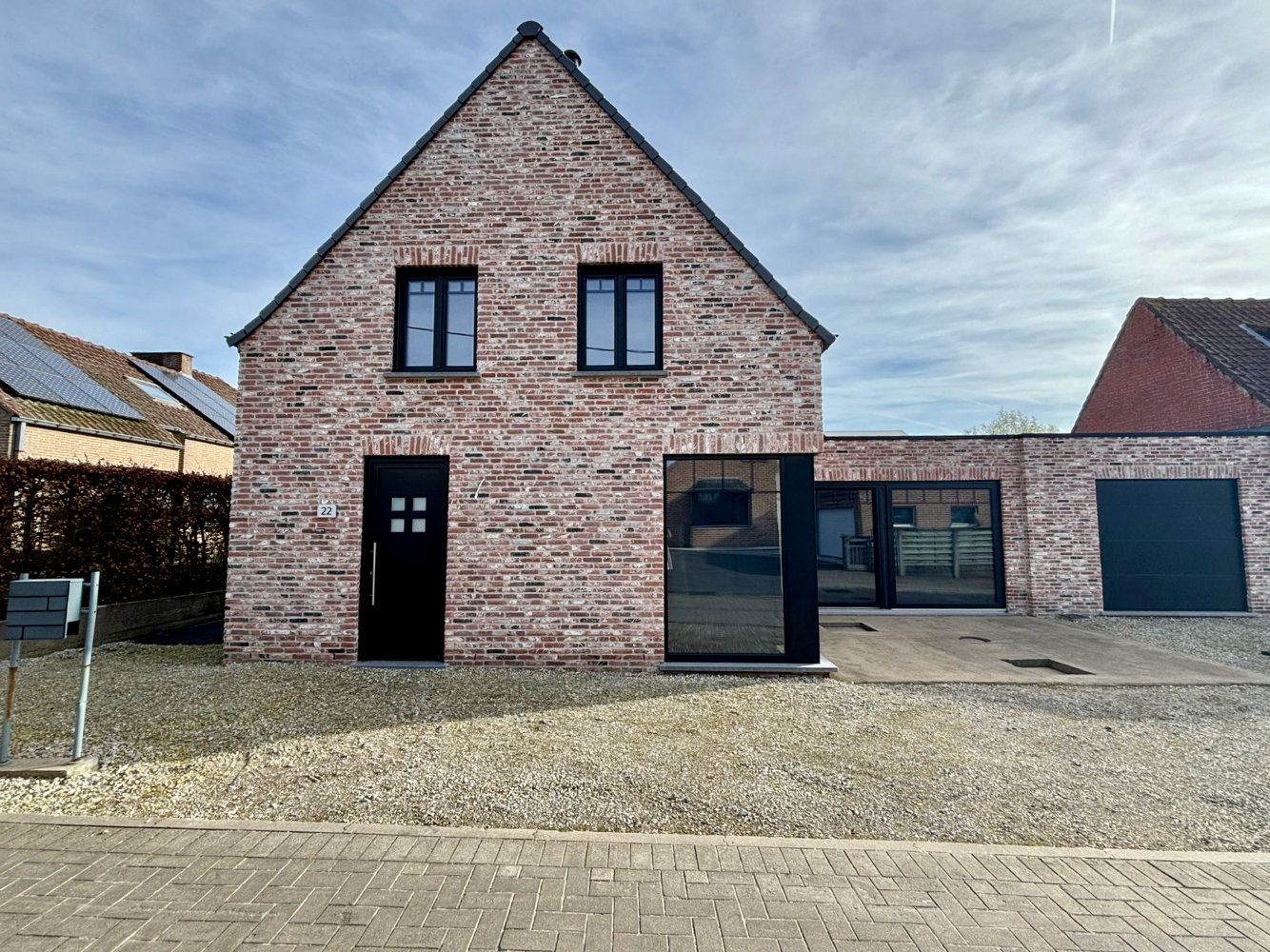 ENERGIEZUINIGE WONING op zeer rustige en landelijke locatie met 2 slaapkamers en inpandige garage - foto 3