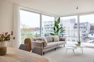 Welkom bij het nieuwbouwproject, gelegen aan de prachtige Leie in het bruisende centrum van Harelbeke. Dit unieke appartement biedt een...