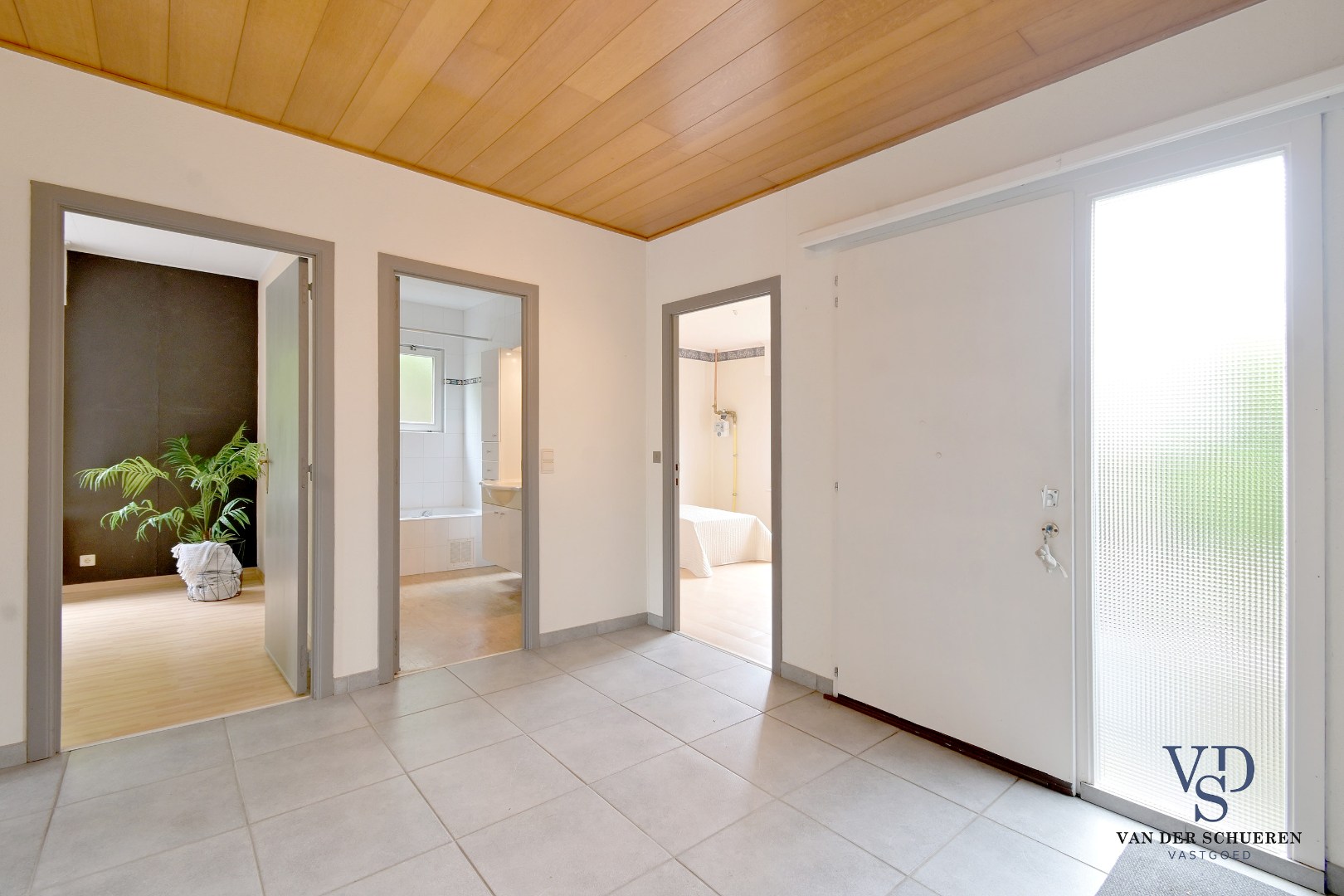 Goedgelegen bungalowwoning te Moerbeke. - foto 5
