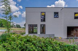 Geniet van de ideale harmonie tussen comfort, bereikbaarheid en toekomstgericht wonen nabij centrum Ninove!LIGGINGOntdek deze energiezuinige woningen...