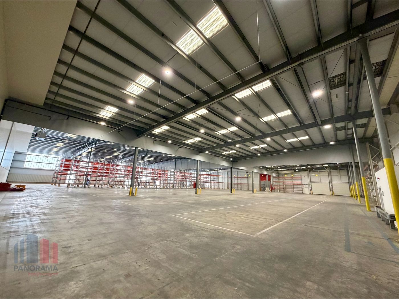 Strategisch Gelegen Industrieel Bedrijfsgebouw bestaande uit  Magazijnen, Kantoren &amp; Buitenruimte - foto 2