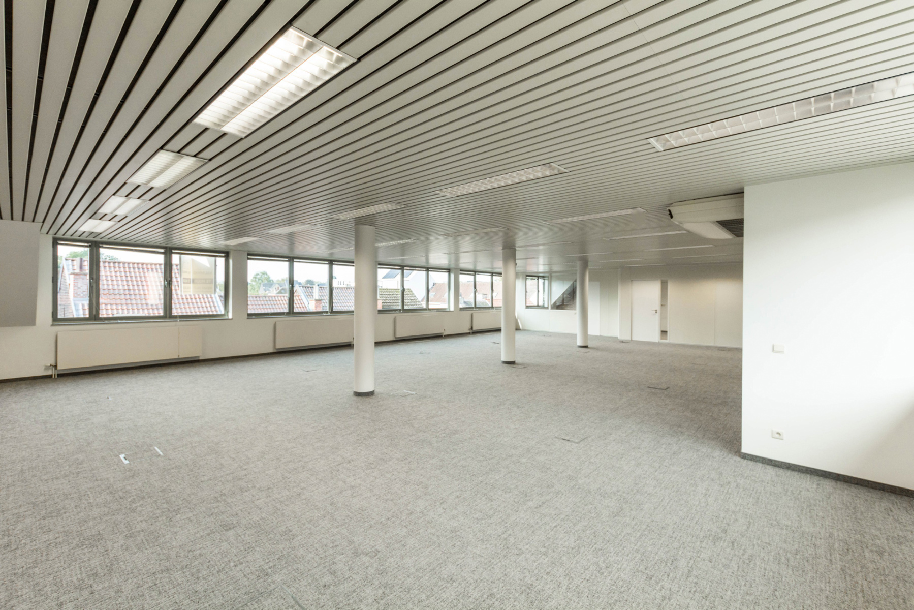 Ingerichte kantoorruimte in het volle centrum... - foto 4