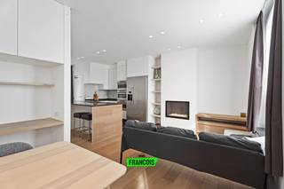 In de dorpskern van Roesbrugge bevindt zich deze aangename woning. Deze woning is afgewerkt in hoogwaardige duurzame materialen en is bijgevolg...