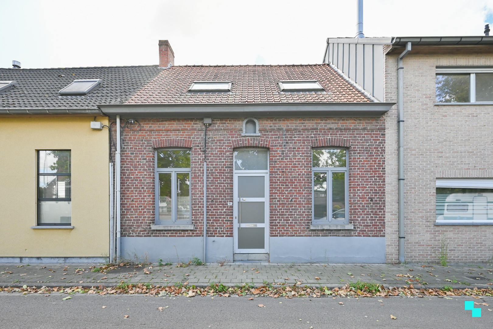 Te renoveren eengezinswoning gelegen op een perceel van ca. 300 m² - photo 1