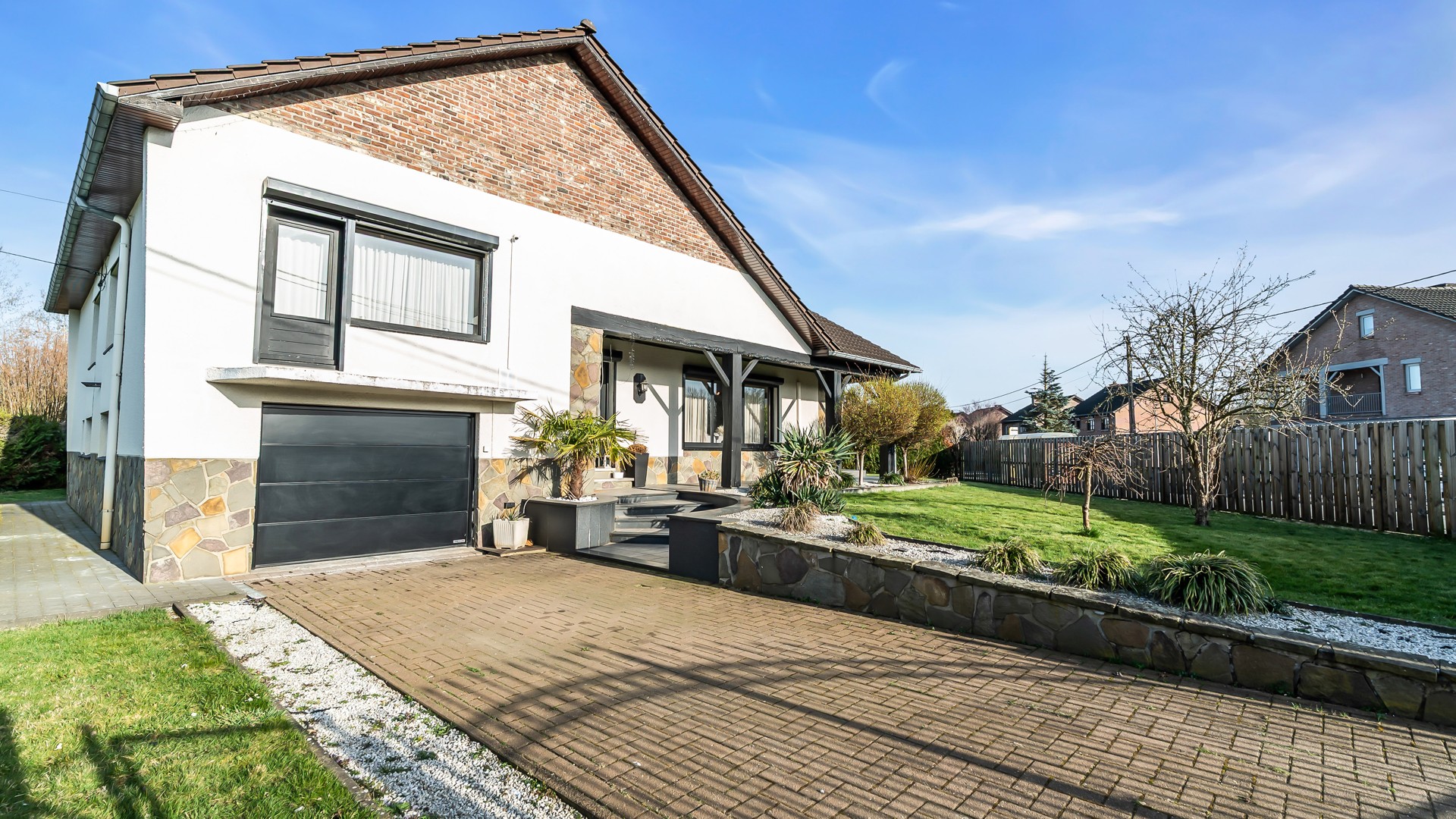 SFEERVOLLE KARAKTERWONING TE MAASMECHELEN MET 4 SLAAPKAMERS - foto 3