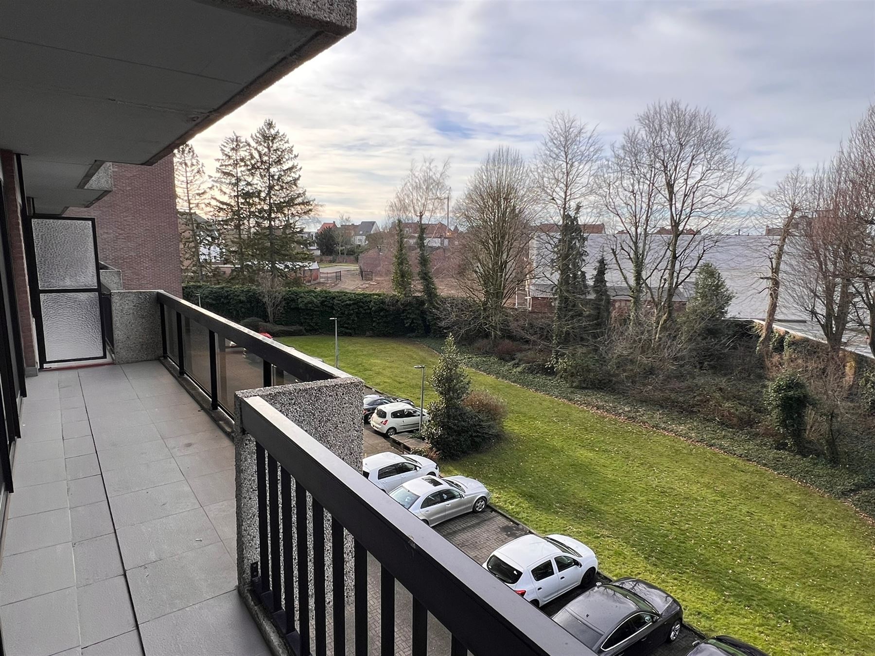 Renovated 1-bedroom apartment - photo 5