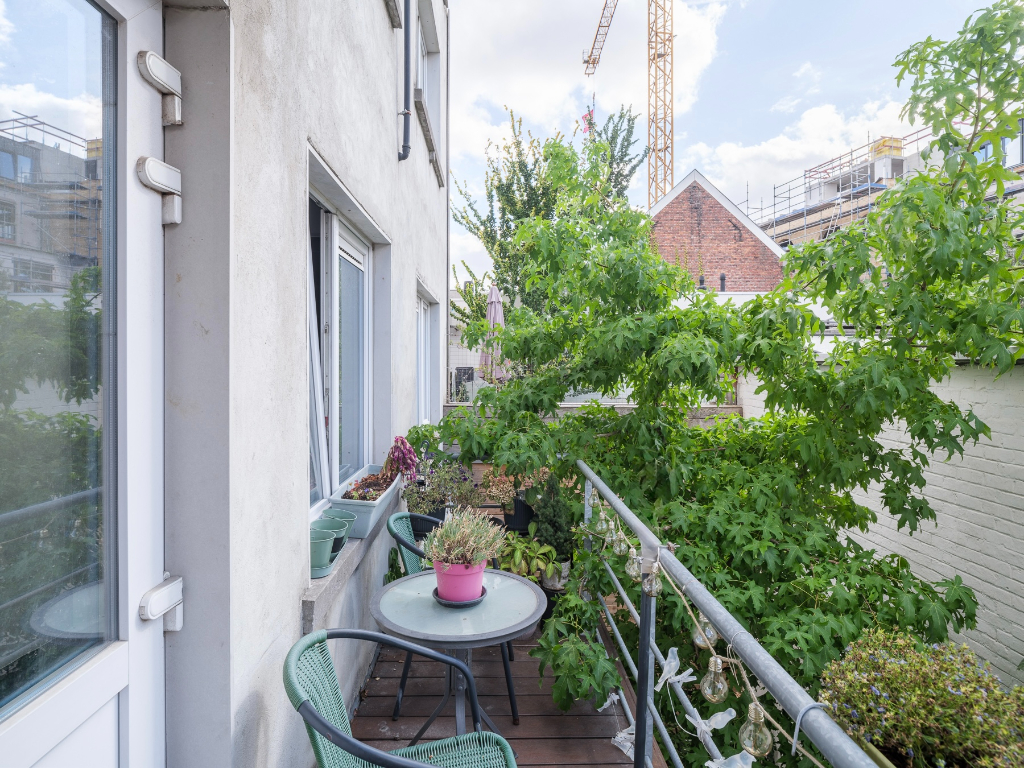 Spacious 2-bedroom apartment with sunny terrace in the Saint-Macharius district - photo 5