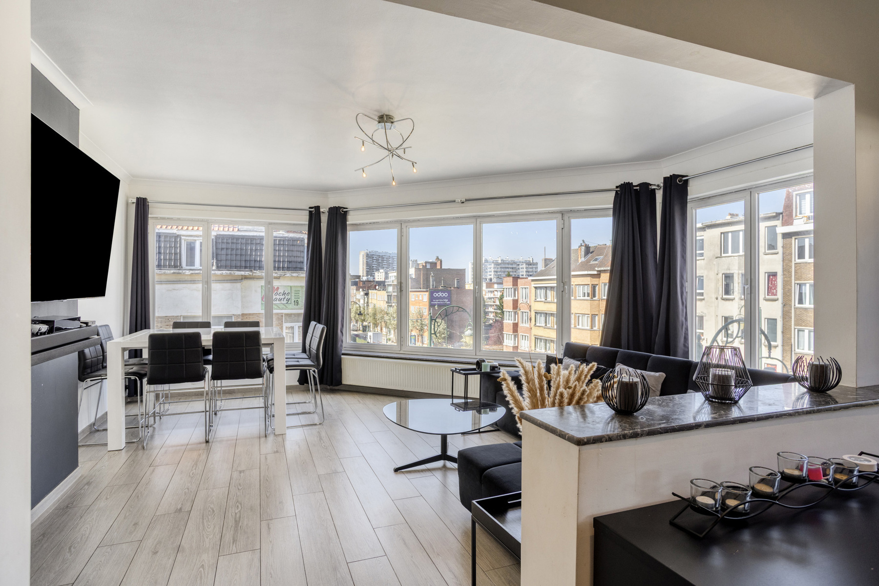 Lichtrijk app met 2 slaapkamers | instapklaar | - foto 1