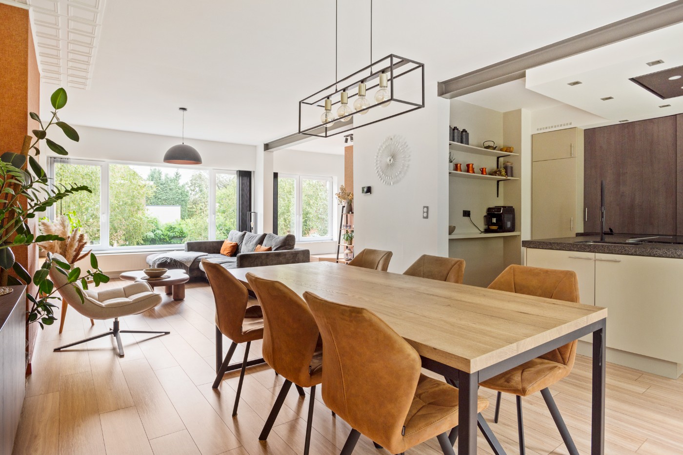 Instapklare bel-etage met 2 ruime slpk, garage én gezellige tuin - foto 5
