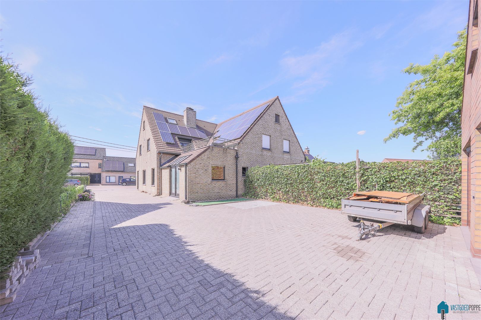 Handelsruimte met ruime woonst, aparte garage met tuin - foto 3