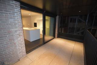 Prachtig, recent energiezuinig 3-slpk.-appartement (141 m²) met terras (12 m²), garage en lift in het bruisende hart van Dendermonde! Dit...