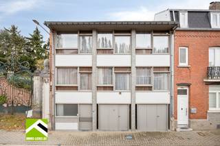 Cette maison bénéficie d'un emplacement magnifique à Nerem : à côté du beau château de Rosmeulen, en face de la fabrique de chocolat rénovée et...