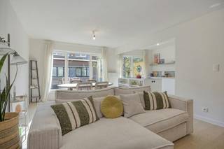 Looking for real estate in Essen? Be sure to read on.<br /><br />1st floor:<br />- Entrance hall on laminate flooring with built-in cloakroom cupboards<br />- Living room (approx. 24m²) on laminate flooring with front balcony <br />- New kitchen (approx. 10m²), equipped with an induction stove with integrated extraction system, sink, dishwasher, combi oven, refrigerator, freezer and plenty of storage cupboards<br />- 2 bedrooms (approx. 15-10m²) <br />- New bathroom (approx. 6m²), furnished with a walk-in shower, sink with matching furniture. There is also a connection for washing and drying machines<br />- Separate toilet with hand washer <br />- Terrace (approx. 24m²) <br />- Front balcony<br /><br />Miscellaneous:<br />- Complete renovation in 2026 (floors, bathroom, kitchen, toilet,...)<br />- Rear garage box (approx. 16m²)<br />- Communal bicycle shed<br />- Natural gas central heating<br />- No common costs! <br />- Compliant electrical report <br />- Centrally located in Essen <br /><br />Register of measures: no