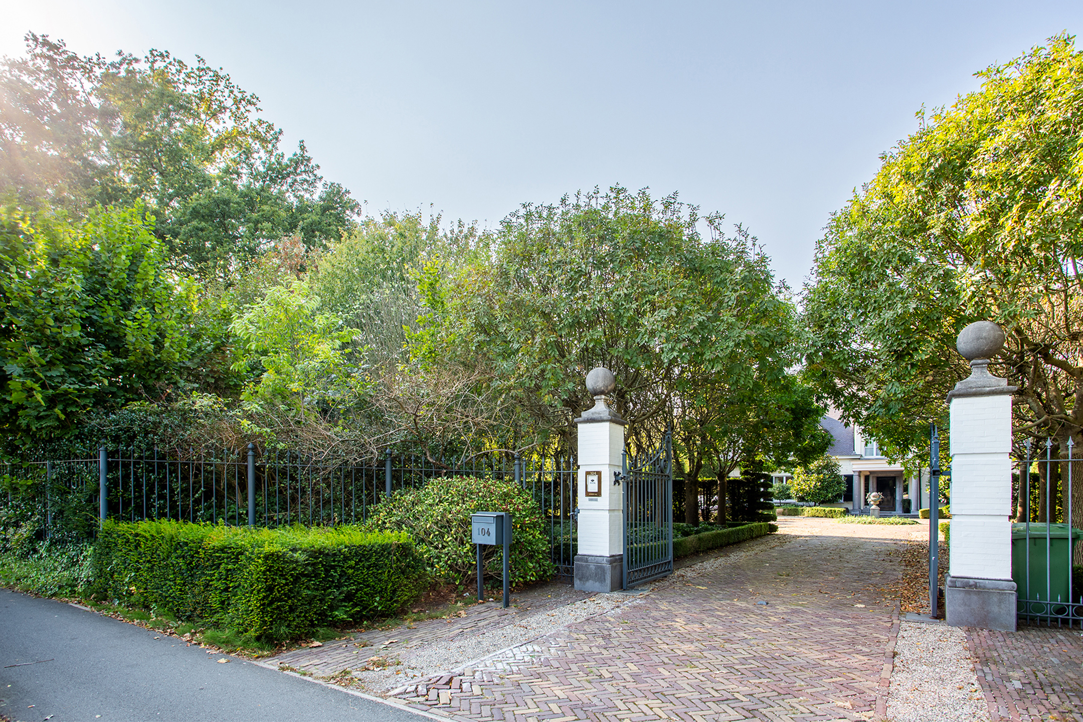 House for sale in Brasschaat with 5 bedrooms - photo 2