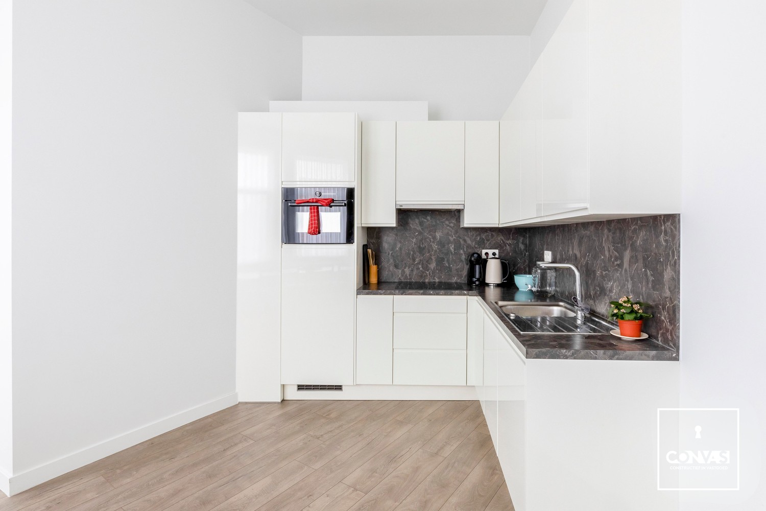 Gerenoveerd appartement met 1 slaapkamer - foto 5