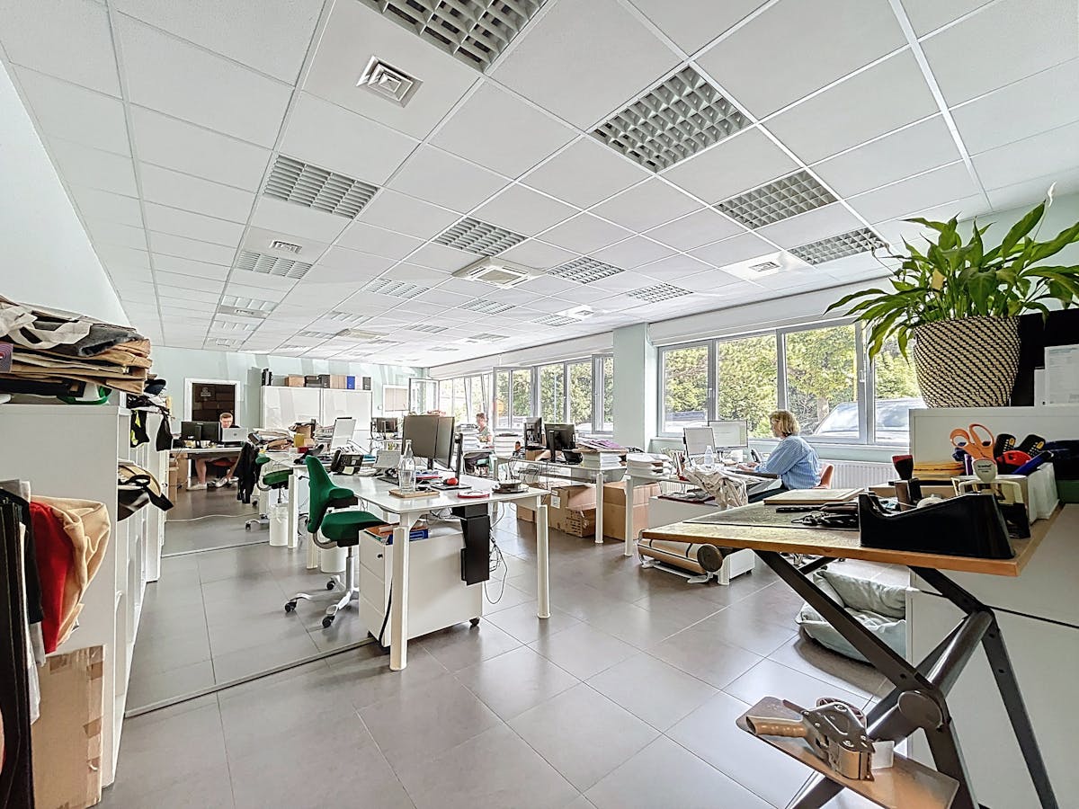 Bureau + entrepôt à louer à Strombeek-Bever - photo 3