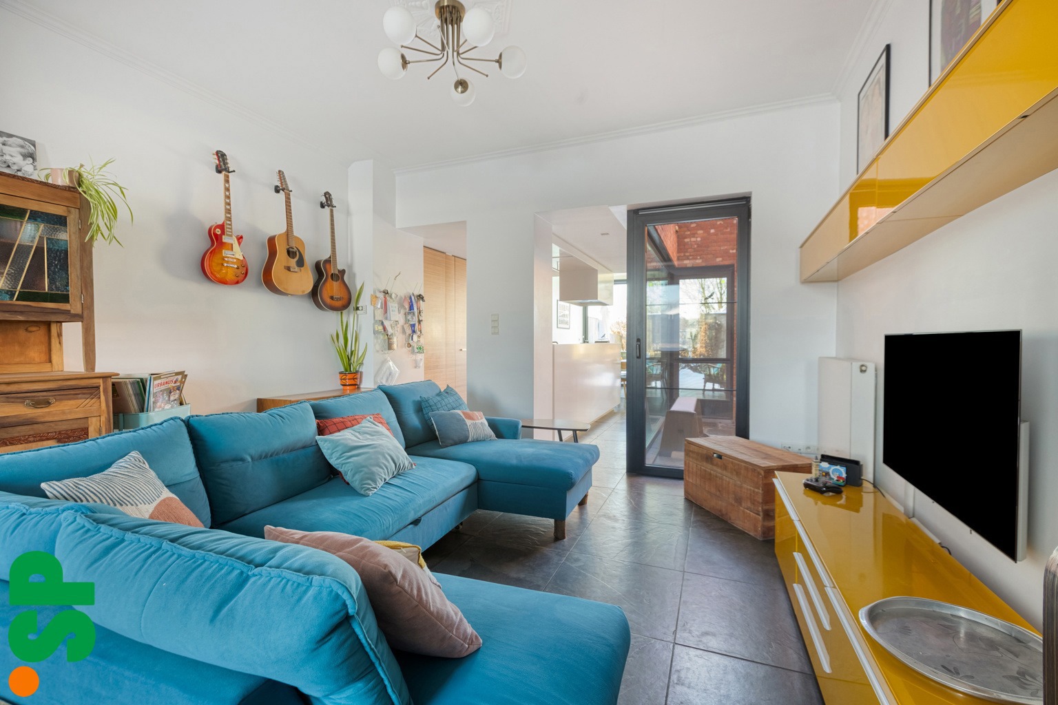 Zeer ruime woning met vijf slaapkamers. - foto 5