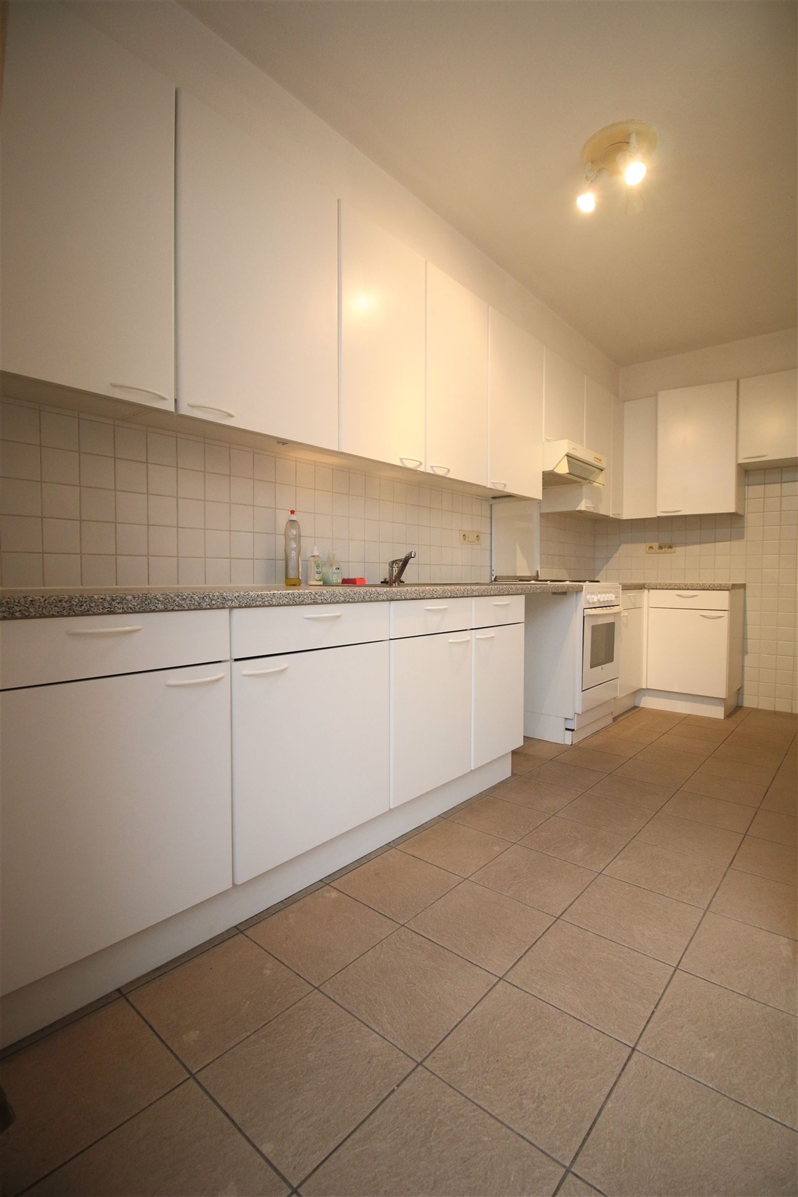 Gelijkvloersappartement met 1 slaapkamer en tuin in centrum Merksem - foto 4