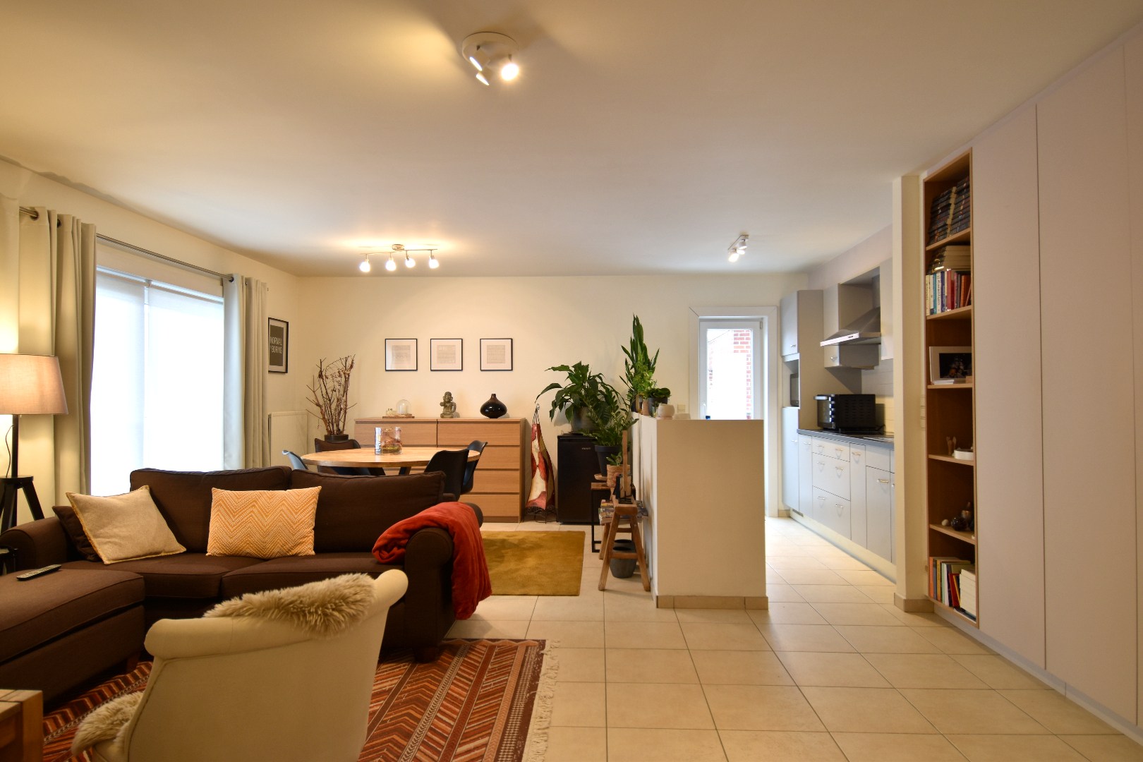 Gelijkvloers appartement met 1 slaapkamer en groot terras vlakbij de Gavers te Harelbeke - foto 2