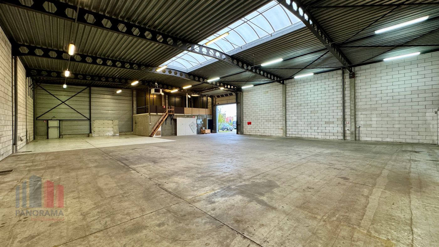 Functioneel magazijn van 540 m² met kantoren te huur - foto 3
