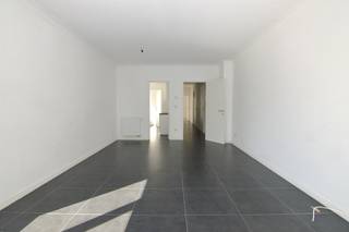 Dit instapklare appartement bevindt zich op wandelafstand van zowel het station als het stadscentrum. Indeling:InkomhalLichtrijke woonruimte met een...