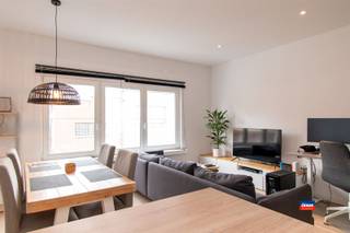 HOBOKEN | CHARMANT & INSTAPKLAAR APPARTEMENT MET TWEE SLAAPKAMERS EN GROOT Z/W TERRAS | EPC B |Indeling als volgt: inkomhal - apart toilet - badkamer...