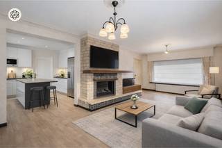 <p>Ruime gezinswoning met 4 slaapkamers, garage, zuidgericht terras en tuin, gelegen in een aangename en goed bereikbare omgeving! Deze woning combineert een praktische indeling met comfort en tal van extra troeven.<br /><br />INDELING:<br />Inkomhal, ruime woonkamer met open haard, volledig geïnstalleerde open keuken, badkamer met ligbad en douche, aparte douchekamer, 2 toiletten, wasplaats en kelder (berging). Op de verdieping bevinden zich 4 slaapkamers en een nachthal. Daarnaast is er een zolder die momenteel dienst doet als bergruimte.<br />Buiten geniet u van een zuidgericht terras en tuin, een tuinhuis en een garage met automatische poort. <br /><br />Wat maakt dit pand uniek?<br />♦ 4 slaapkamers – ruime gezinswoning – open haard met schouw en overkap in geslagen koper – recent dak en isolatie (2007) – rolluiken overal – automatisch zonnescherm bij terras– garage met automatische poort – CV op mazout (gekeurd) – rustige ligging met speelplein, KSA, scholen en winkels in de buurt.<br /><br />Voor wie is dit pand ideaal?<br />♦ Voor gezinnen die ruimte, comfort en een zonnige tuin zoeken.<br />♦ Voor wie een degelijke woning wil met praktische extra’s.<br />♦ Voor kopers die een woning zoeken in een kindvriendelijke buurt met alle voorzieningen nabij.<br /><br />Akte mogelijk vanaf 1 juni 2026. <br /><br />Te koop via Immo Beguin, jouw vastgoedexpert sinds 2009. Met kantoren in Ronse, Waregem, Kortrijk, Deinze, Doornik en Lessines.<br />✉️ info@immobeguin.be<br />📞 +32 486 60 66 00</p>