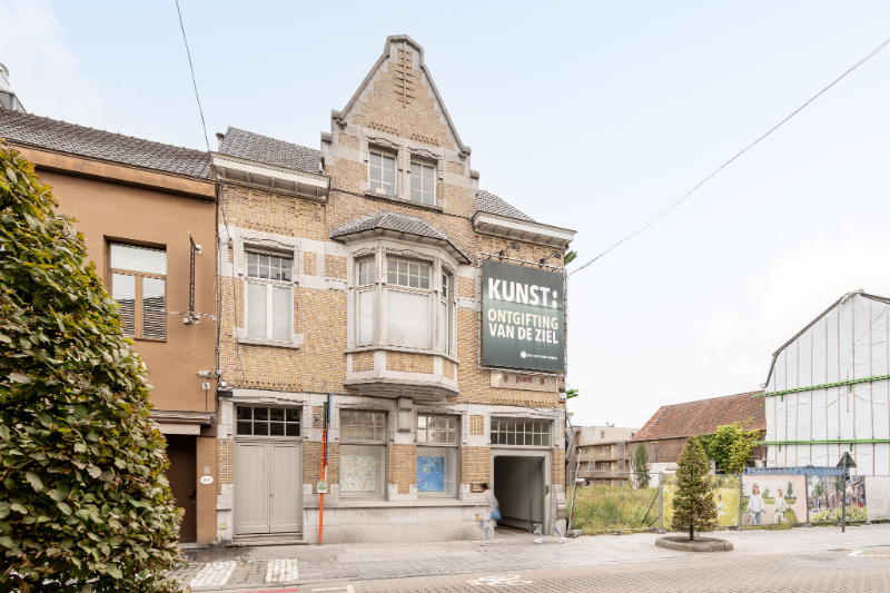 Karaktervol pand met woon- en werkfunctie in centrum Roeselare - photo 1