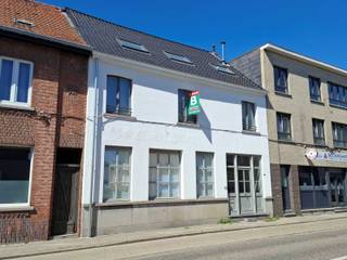 Prachtig en ruim duplex-appartement in Mol-centrum bestaande uit inkomhal, apart toilet, ruime leefruimte, grote keuken met eetkamer,...