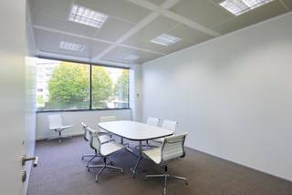 Verscheidene verdiepingen te huur in modern gebouw met veel lichtinval. Oppervlaktes van 235m² tot 3575m². Elke verdieping is voorzien van zijn...