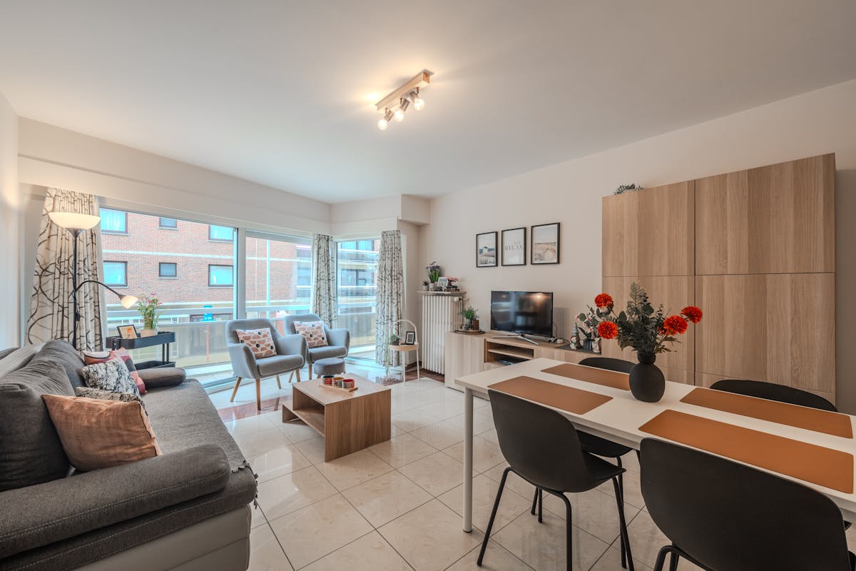 Lichtrijk éénslaapkamer appartement met zijdelings zeezicht! - foto 2