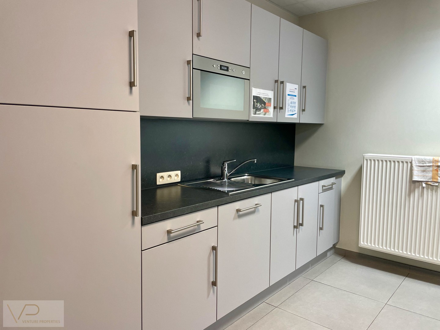 Instapklare kantoren (230m²) nabij E-17 - foto 4