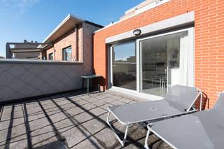 Zuidgericht en lichtrijk penthouse studio met twee ruime zonneterrassen te koop. Deze instapklare studio is een ideaal tweede verblijf aan onze...