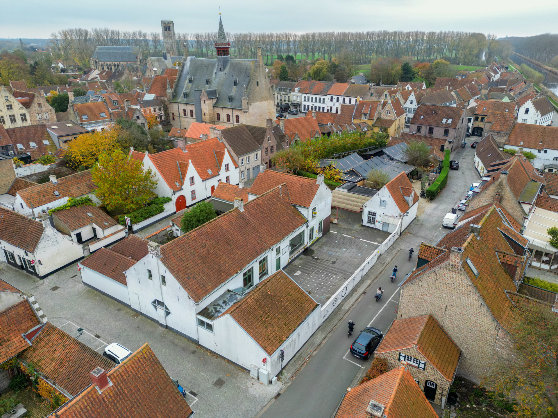 Uniek renovatieproject te koop in hartje Damme - foto 2