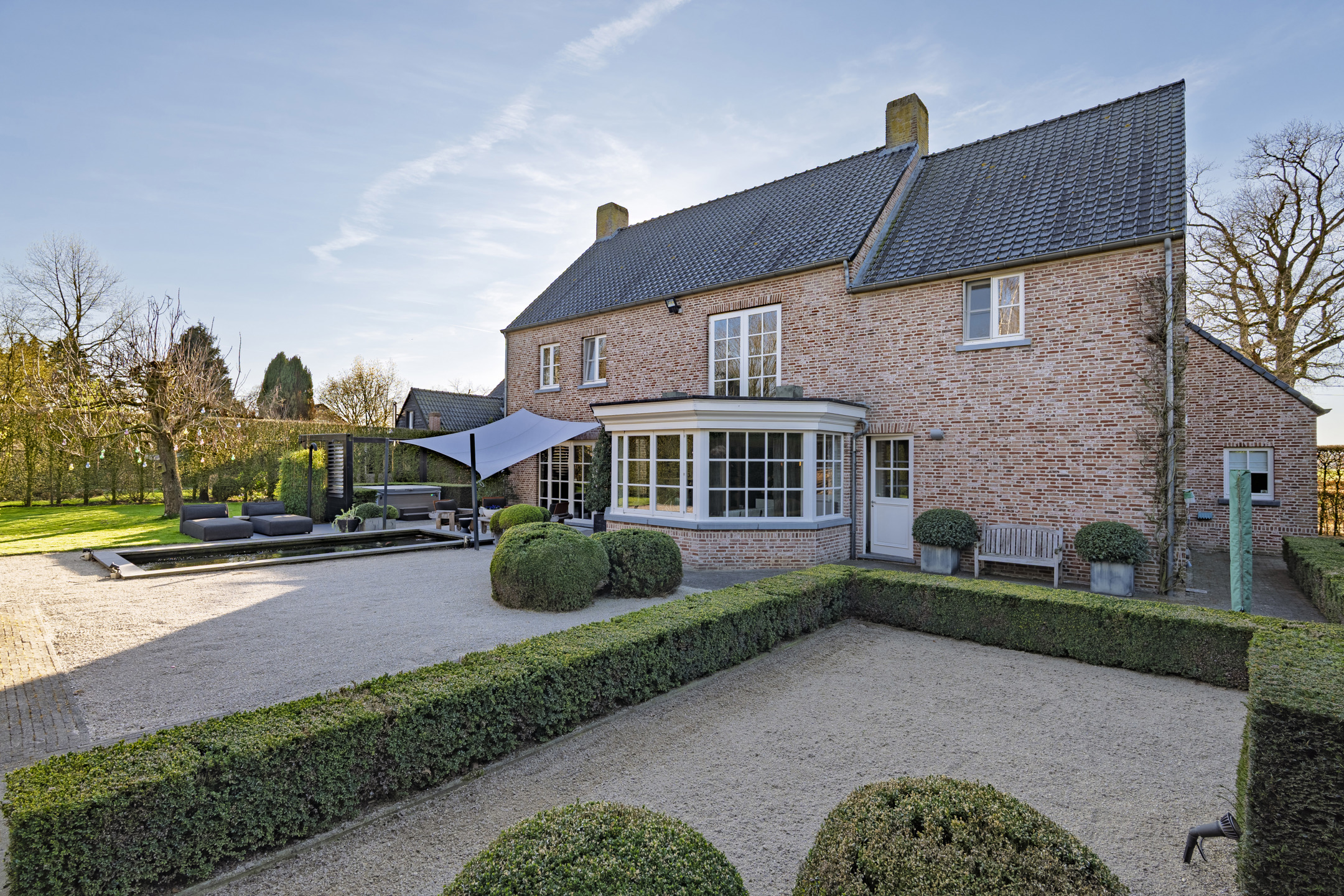 Luxe  villa met een oppervlakte van 475m²  op 1.383m² grond. - foto 2