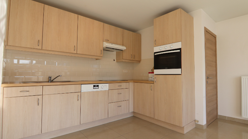 Instapklaar 2-slaapkamerappartement met ruim terras te huur in Oostkamp - foto 4