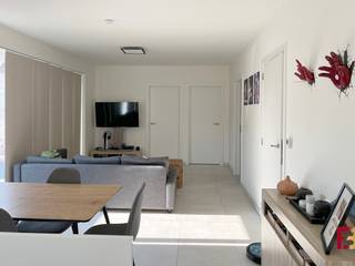 In het hart van het groene Zwalm ligt dit stijlvolle BEN-appartement, waar rust, comfort en energiezuinig wonen perfect samenkomen.<br /><br />Het moderne gebouw, opgetrokken in 2022, is uitgerust met een lift en biedt alle hedendaags wooncomfort. Via de inkomhal – met apart gastentoilet – betreedt u de lichtrijke leefruimte met open keuken. Dankzij het grote schuifraam geniet u van een naadloze verbinding met het ruime terras en de private tuin, een heerlijke plek om te ontspannen.<br /><br />De volledig uitgeruste keuken biedt alle nodige voorzieningen. Aansluitend bevindt zich een praktische berging met het technische gedeelte. De badkamer is smaakvol ingericht met een douche en een lavabo in meubel. Het appartement beschikt over een royale master bedroom en een volwaardige tweede slaapkamer.<br /><br />Achteraan het gebouw zijn twee privéparkeerplaatsen inbegrepen. Daarnaast is er een aparte buitenberging en kunt u mee genieten van de gemeenschappelijke tuin – ideaal voor wie houdt van groen en buitenleven.<br /><br /><strong>Troeven:</strong>
<ul>
<li>Bijna Energie Neutraal (EPC: 33 kWh/m²)</li>
<li>Rustige en groene ligging</li>
<li>Recent gebouw (2022) met lift</li>
<li>Ruim terras + tuin</li>
<li>2 parkeerplaatsen inbegrepen</li>
</ul>
<strong>Praktisch:</strong><br />Provisie: € 50/maand<br />Beschikbaar vanaf: 01/10/2026<br /><br />Meer informatie of een bezoek? Bel 0496/70 79 18 of mail naar febe@febimmo.be