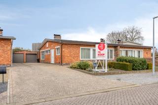 Bent u op zoek naar het gemak van gelijkvloers wonen zonder in te boeten op comfort? Deze goed onderhouden woning in Retie combineert rust met...