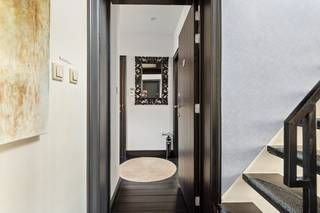 Gelegen in de felbegeerde Korte van Ruusbroecstraat te Antwerpen (2018), biedt VB Vastgoed dit prachtig gerenoveerde en volledig instapklare appartement te koop aan.<br />Het appartement is gelegen in een rustige straat op een boogscheut van de iconische Dageraadplaats (Zurenborg). Je woont hier te midden van gezellige horeca, hippe winkels en openbaar vervoer (station Antwerpen-Berchem op wandelafstand). Ook de Antwerpse Singel en de belangrijkste invalswegen rond Antwerpen zijn vlot bereikbaar.<br /><br />Het appartement bevindt zich in een karaktervol appartementsblok uit 1954 en onderging in 2010 een totaalrenovatie. Een tweetal jaar geleden werd ze ook volledig geschilderd.<br /><br />De inboedel van het appartement samen met de luxe raamdecoratie, ter waarde van €10.000,00 zit inbegrepen in de verkoop!<br /><br />Indeling & Faciliteiten:<br />De absolute eyecatcher is de naadloze overgang van de leefruimte naar het zeer grote terras, dat volledig is ingericht in een prachtige Ibiza Bohemian Style. Samen met de zithoek vormt dit een sfeervol, harmonieus geheel waar je je direct in vakantiesfeer waant.<br />De sfeervolle en lichtrijke living beschikt over veel natuurlijke lichtinval en werd afgewerkt met prachtige akoestische wandpanelen en luxe lamellen. <br /><br />De open keuken is prachtig geïntegreerd in de leefruimte en voorzien van modern comfort, waaronder een kookplaat, dampkap, lavabo en vaatwasser een handige microgolfoven.<br /><br />De slaapkamer is rustig gelegen en beschikt over eigen televisie, inbegrepen kasten en het bed. De slaapkamer sluit direct aan op de badkamer. Deze is trouwens volledig vernieuwd en beschikt over een douche en modern lavabomeubel. <br /><br />Het appartement beschikt over een apart toilet, een overloop met inbegrepen verlichting en een aparte binnenberging waar de wasmachine en droogkast perfect staan opgesteld.<br /><br />Pluspunten:<br />+ Het appartement is direct instap- of verhuurklaar en tot in de puntjes gestyled dankzij de inbegrepen inboedel<br />+ Het luxe ligbed en het complete tuinstel op het terras (volledig in stijl ingericht)<br />+ Alle planten met de daarbij horende mooie potten (voor die ultieme urban jungle/Ibiza sfeer)<br />+ Vloerbekleding Living<br />+ De televisie in de living en de televisie in de slaapkamer<br />+ De hoogwaardige, op maat gemaakte lamellen (luxe raamdecoratie leefruimte)<br />+ De sfeervolle dressoir, de gezellige zithoek / hoeksalon en de verlichting in de living<br />+ De verlichting op de overloop<br />+ De praktisch ingedeelde kasten in de slaapkamer & de handige hangkast, inclusief een comfortabel bed<br />+ Kwalitatieve wasmachine & droogkast (geïnstalleerd in de berging)<br /><br />Interesse? Aarzel niet ons te contacteren. Wij zijn bereikbaar via het nummer 03 337 50 70 of info@vbvastgoed.be.<br />