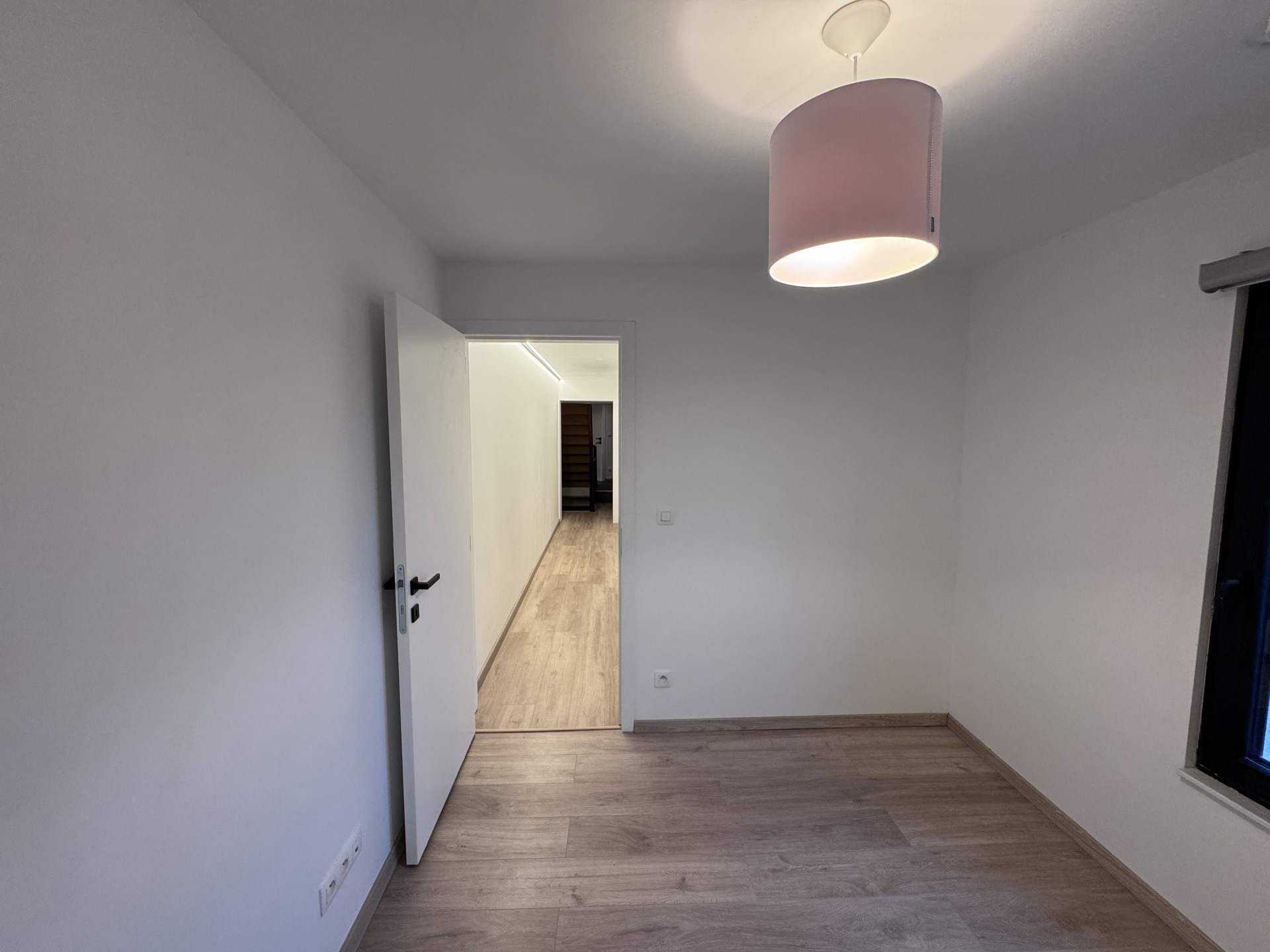 Ruime gezinswoning met 4 slaapkamers - foto 4