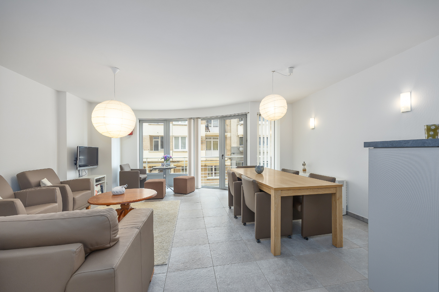 Ruim 2-slaapkamer appartement met zijdelings zeezicht - foto 4