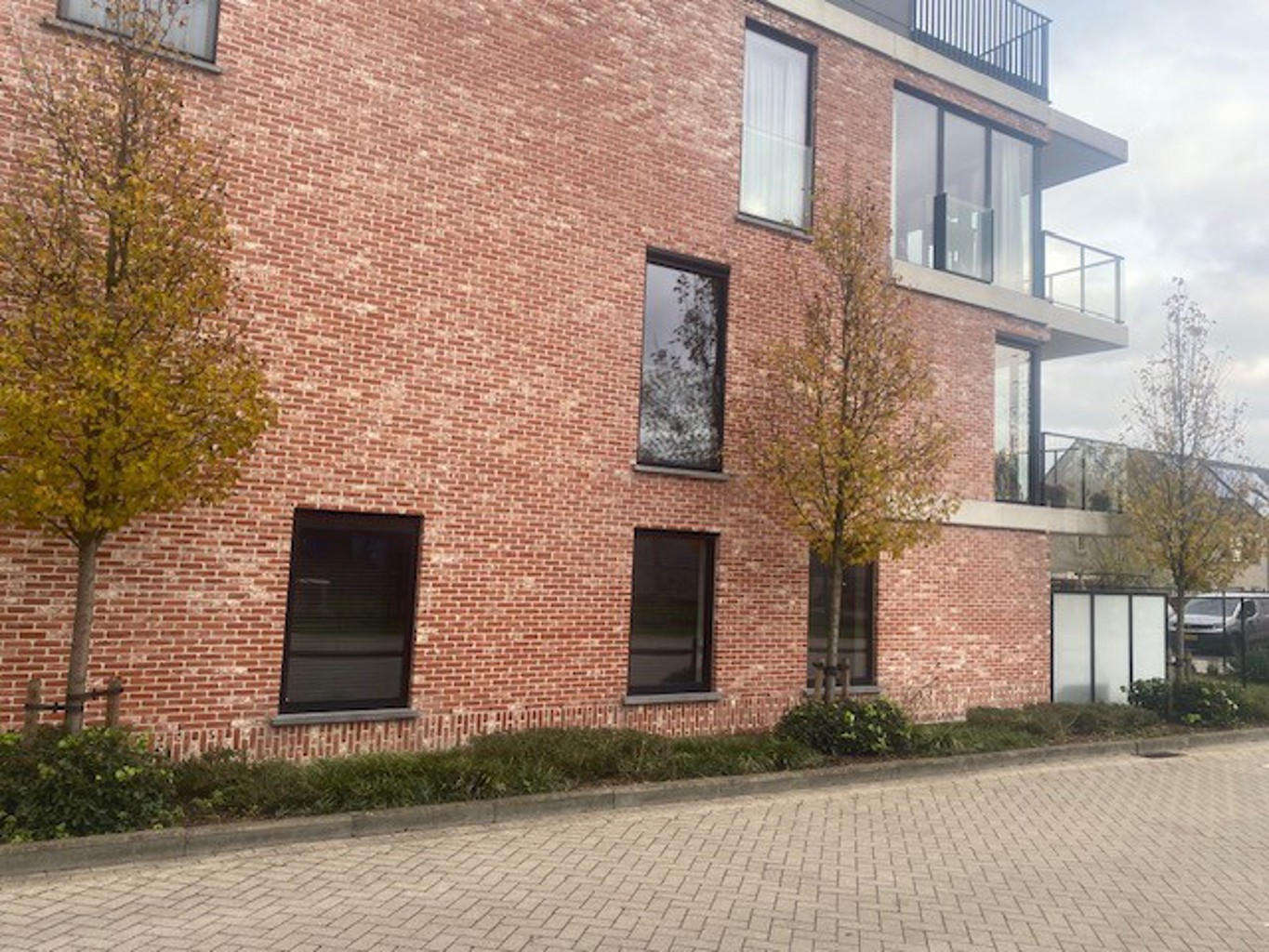 Gelijkvloers appartement met terras en tuintje op het zuiden - foto 2