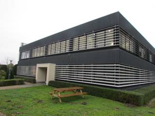 Prachtige, moderne kantoren gelegen in het Keiberg Park, vlakbij op- en afritten van de Ring van Brussel, op 10 minuten van de luchthaven...