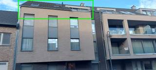 Dit moderne appartement, gelegen in het centrum van Diepenbeek, combineert hedendaags comfort met een praktische indeling.De ruime woonkamer met...