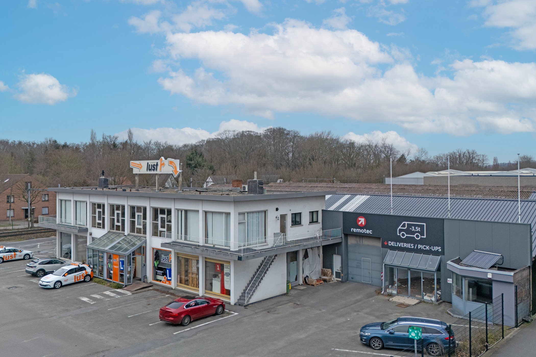 Topgelegen bedrijfsperceel +/- 6.033m² langs de E40 te Gent - foto 4