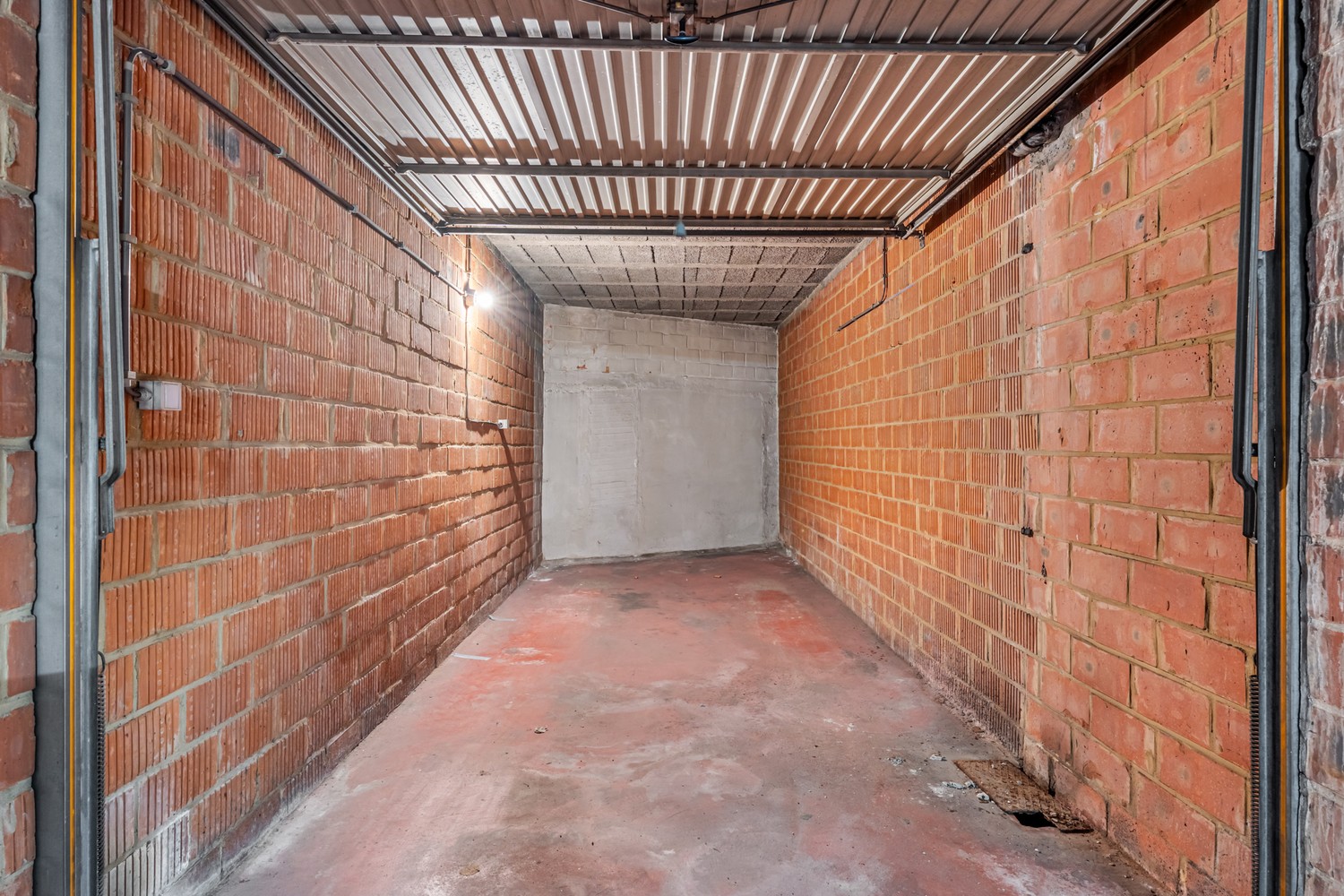 Centraal gelegen garagebox in de Vital Decosterstraat 83-87 ! - foto 4