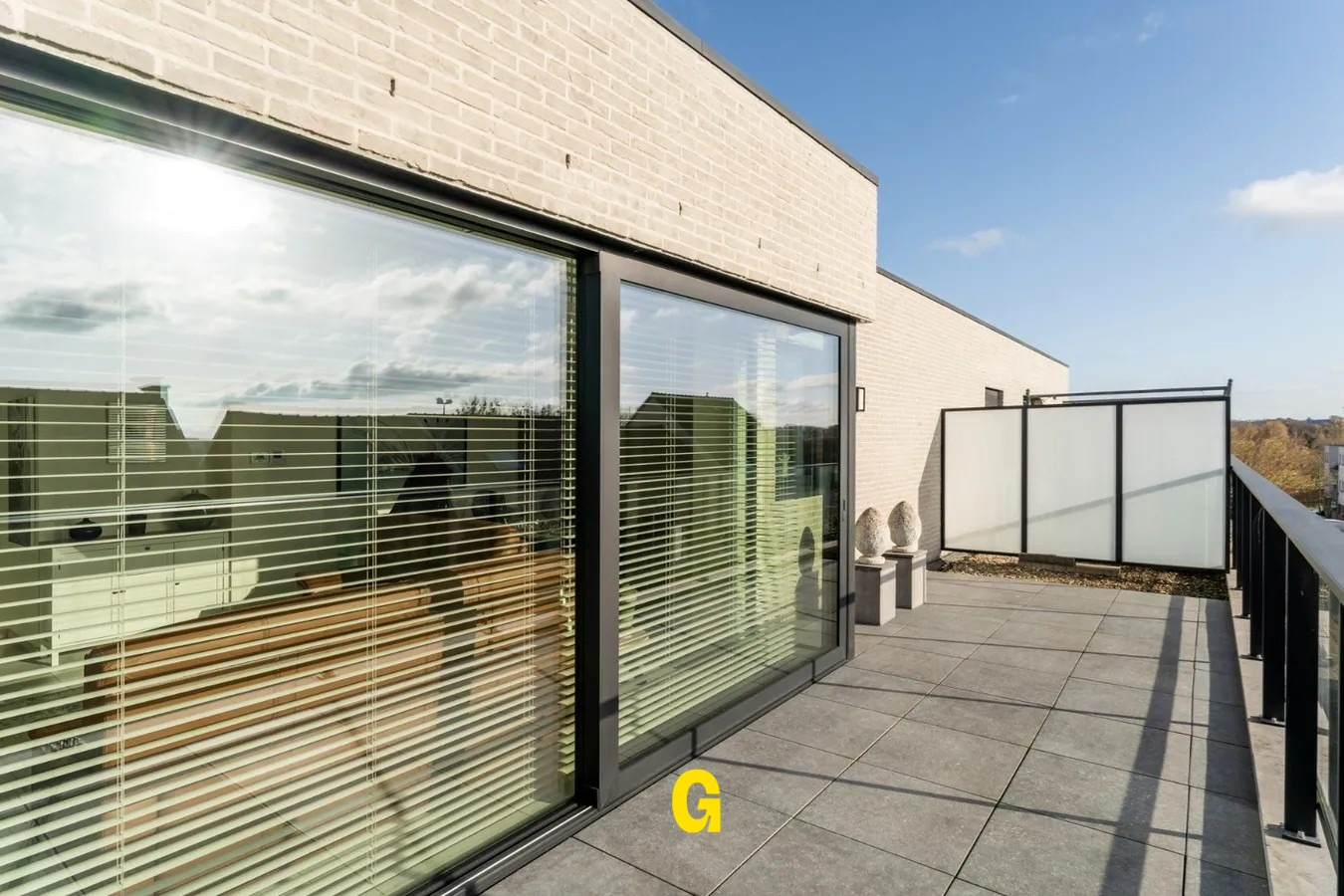 Knap hedendaags dakkappartement met ruime terrassen vlak bij het centrum - foto 4