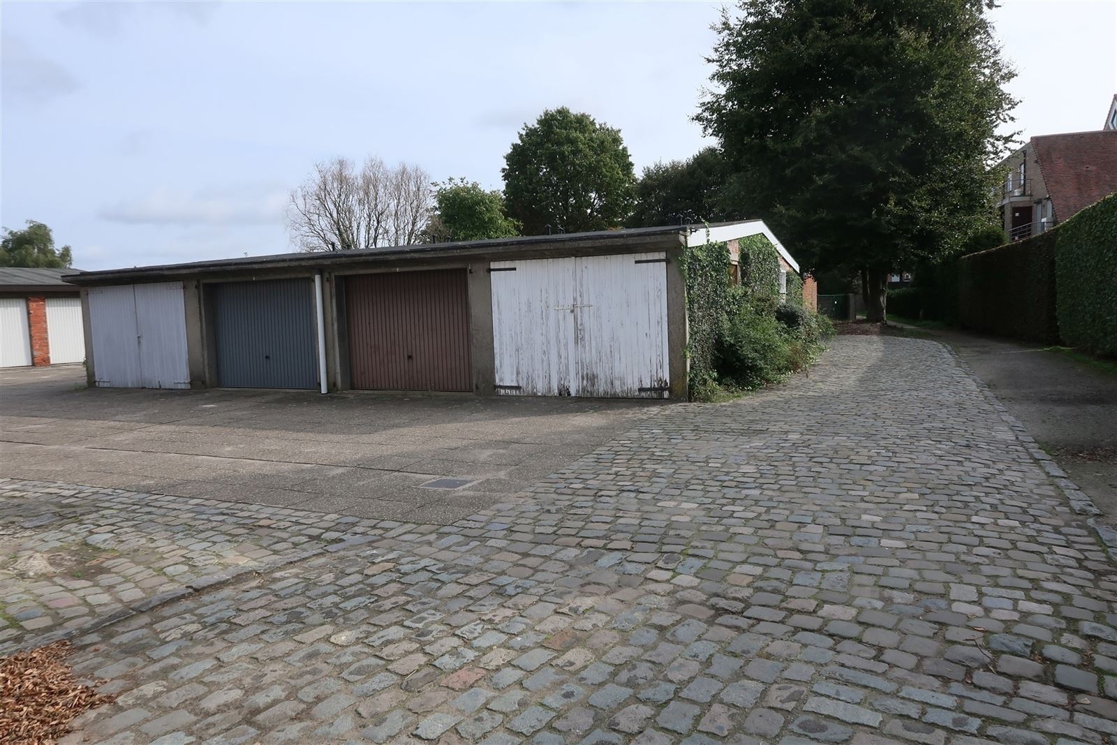 Centraal gelegen garage - foto 1